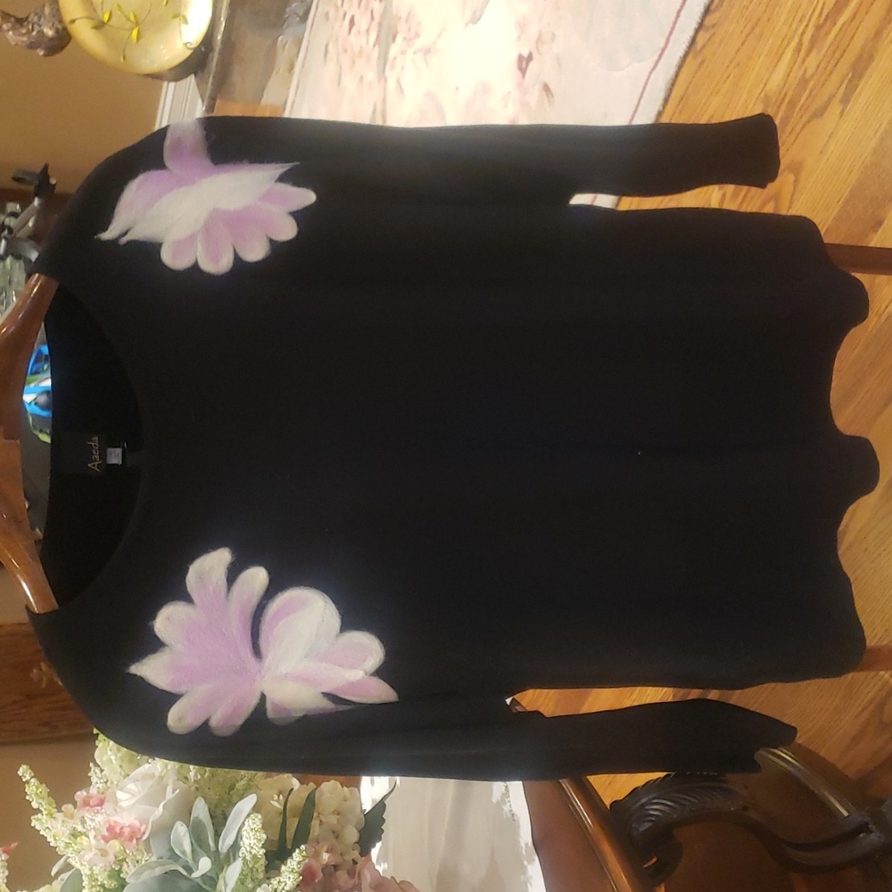 Nwt Aaeda black sweater with flower 1x and 2x
